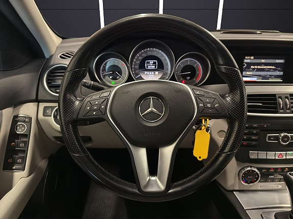 Mercedes-Benz C200 14 of 30
