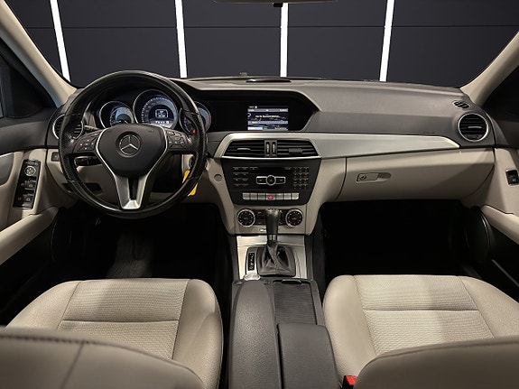 Mercedes-Benz C200 13 of 30