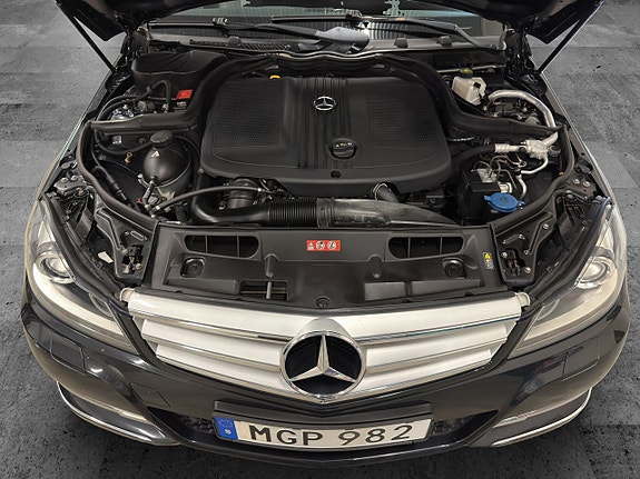 Mercedes-Benz C200 9 of 30