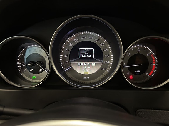 Mercedes-Benz C200 15 of 30