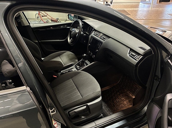 Skoda Octavia 11 of 19