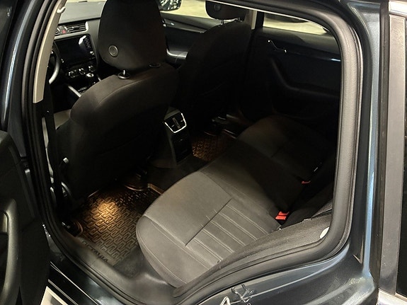 Skoda Octavia 12 of 19