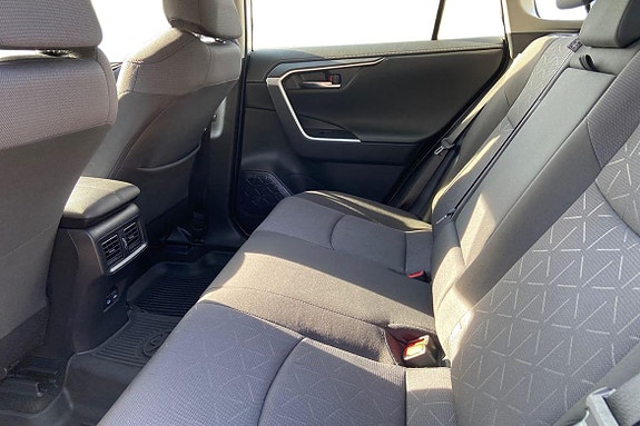 Toyota RAV4 13 of 21