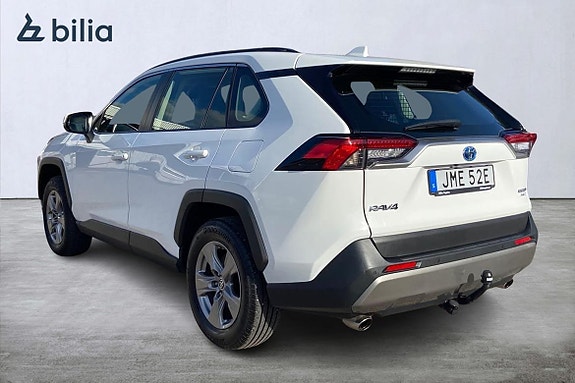 Toyota RAV4 2 of 21