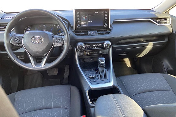 Toyota RAV4 10 of 21