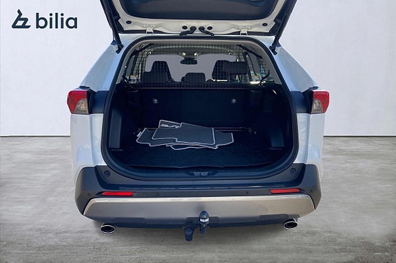 Toyota RAV4 12 of 21