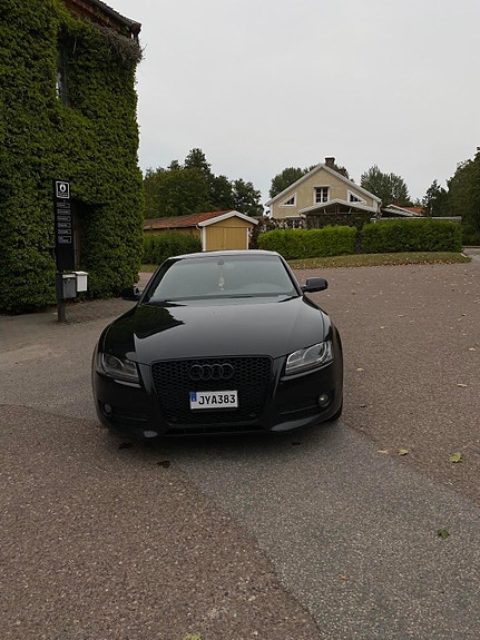 Audi A5 2 of 8