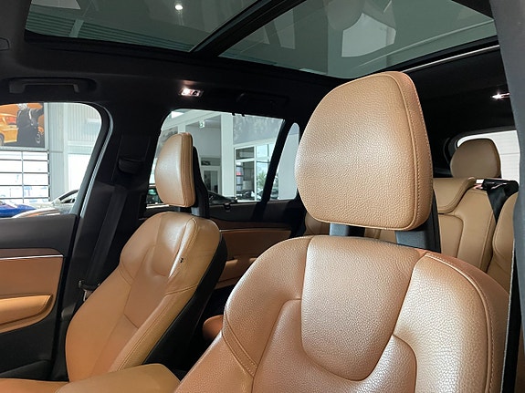 Volvo XC90 9 of 21
