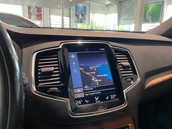 Volvo XC90 16 of 21