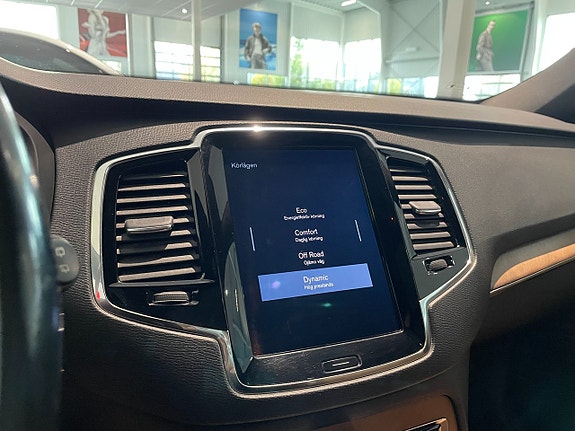 Volvo XC90 15 of 21