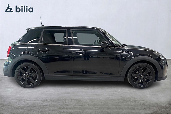 MINI Cooper 16 of 18