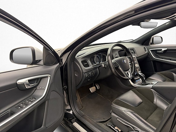 Volvo V60 13 of 26
