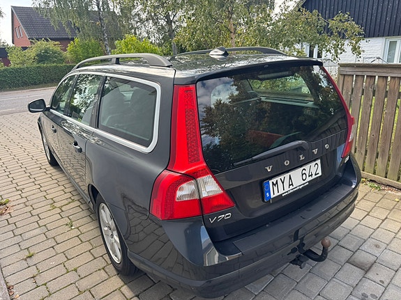 Volvo V70 4 of 6