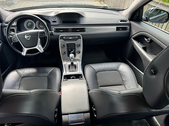 Volvo V70 6 of 6