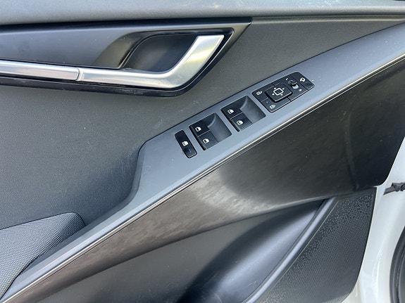 Kia Niro 10 of 24