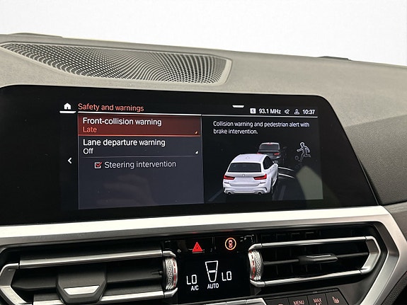 BMW 330i 26 of 30