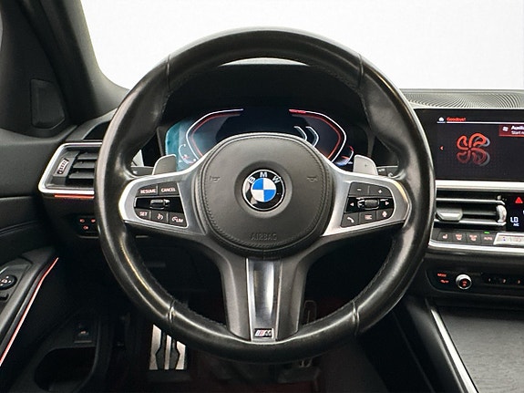 BMW 330i 18 of 30