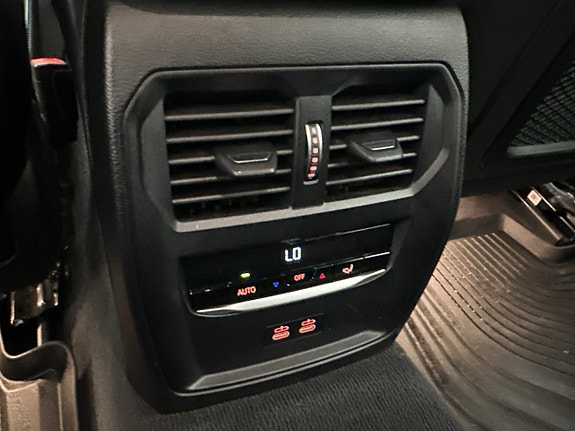 BMW 330i 23 of 30