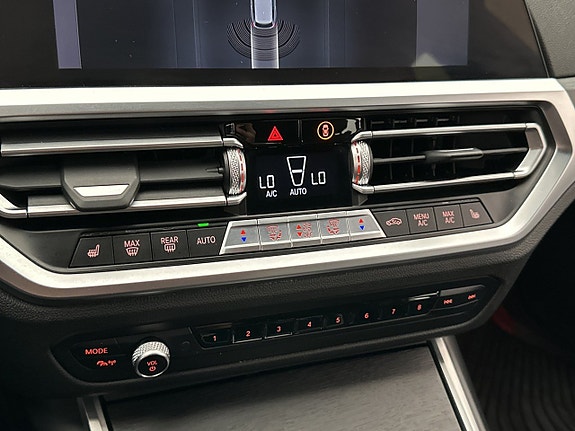 BMW 330i 28 of 30