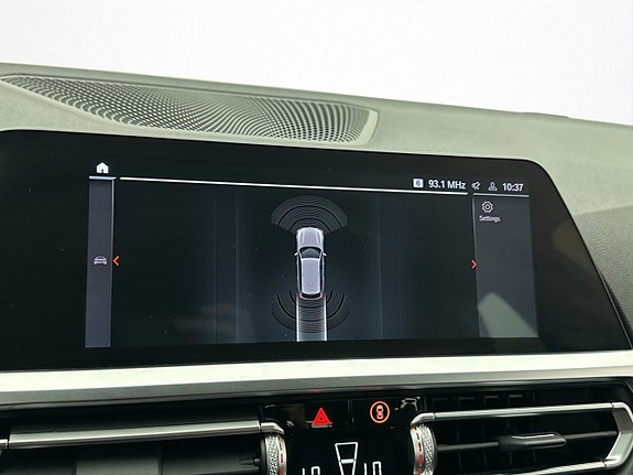 BMW 330i 27 of 30