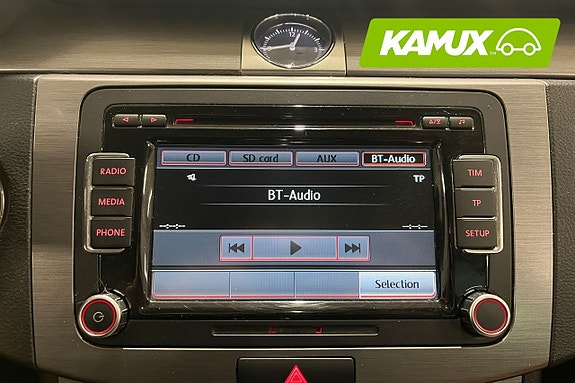 Volkswagen Passat 19 of 23