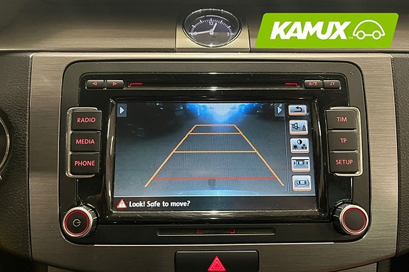 Volkswagen Passat 18 of 23