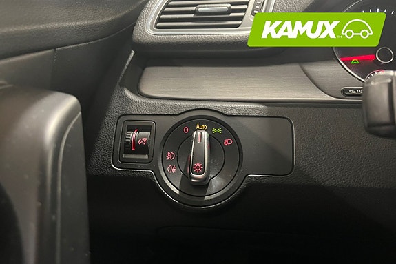 Volkswagen Passat 17 of 23