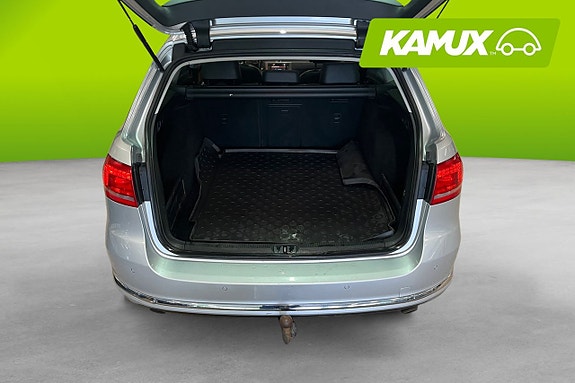 Volkswagen Passat 14 of 23