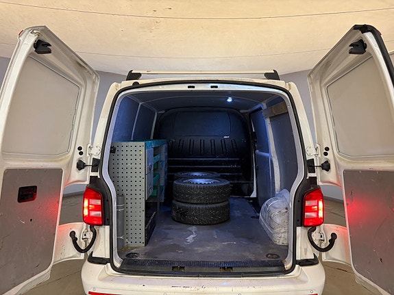 Volkswagen Transporter 13 of 13