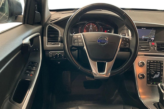 Volvo XC60 14 of 30