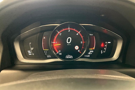 Volvo XC60 15 of 30