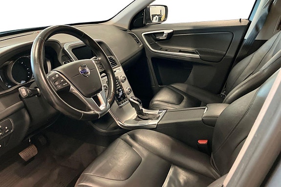 Volvo XC60 10 of 30