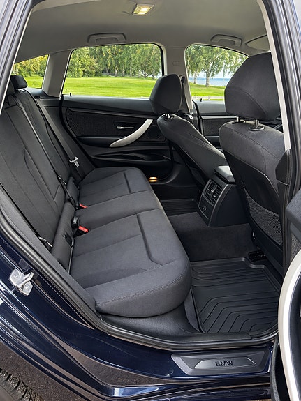 BMW 320d 9 of 11