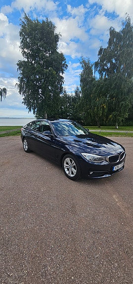 BMW 320d 2 of 11
