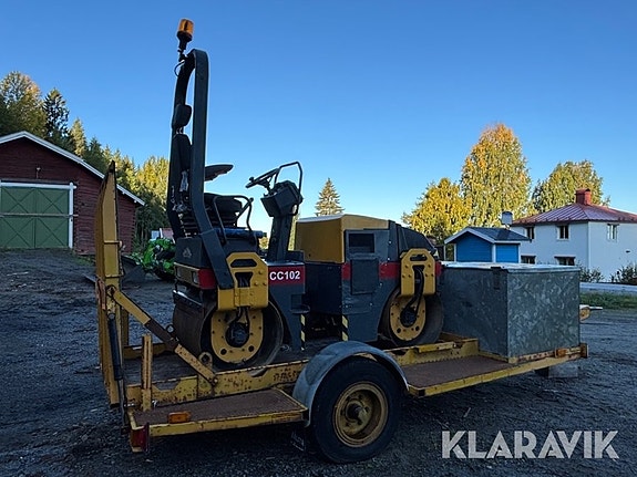 Vält Dynapac CC102 med maskinsläp. 4 of 6