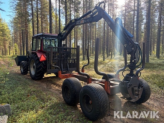 Traktor med skogsvagn Belarus 920 Syncro 4 of 6
