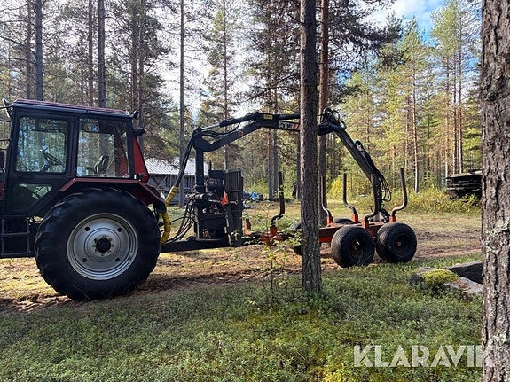 Traktor med skogsvagn Belarus 920 Syncro 3 of 6