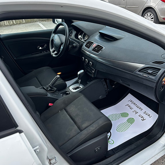 Renault Megane III 10 of 17