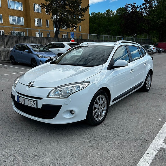 Renault Megane III 2 of 17