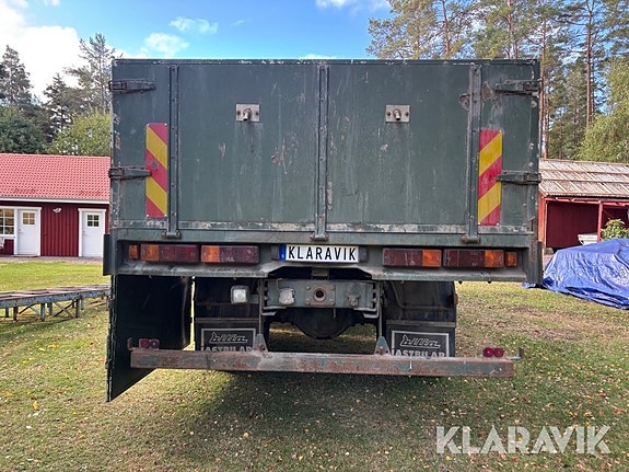 Veteranlastbil Scania P92M 4x2 med lämmar och 5 of 6
