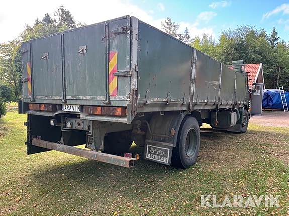 Veteranlastbil Scania P92M 4x2 med lämmar och 6 of 6