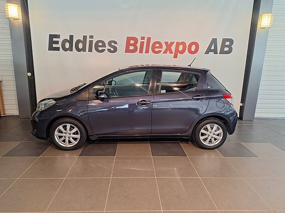 Toyota Yaris 2 of 10