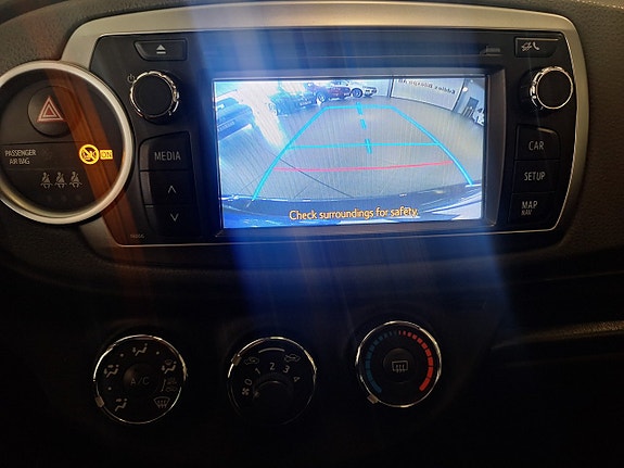Toyota Yaris 7 of 10