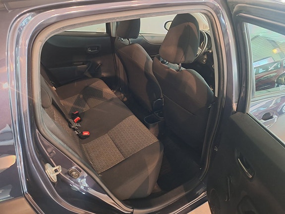 Toyota Yaris 10 of 10