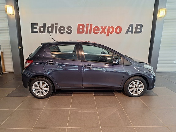 Toyota Yaris 3 of 10