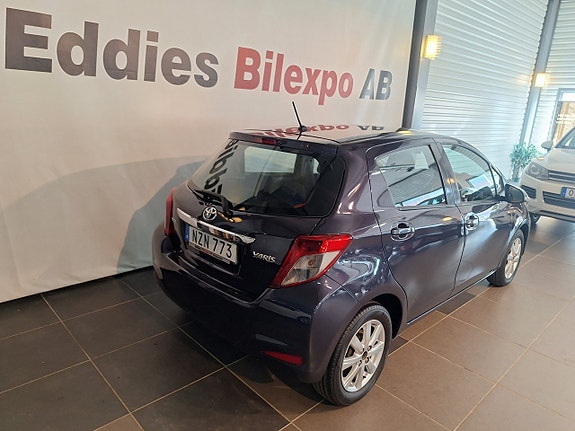 Toyota Yaris 4 of 10