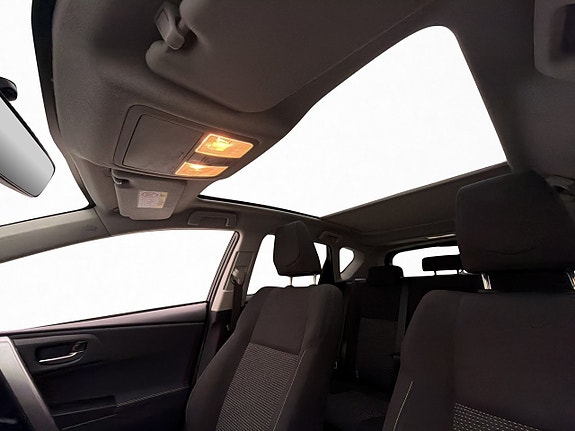 Toyota Auris 10 of 29