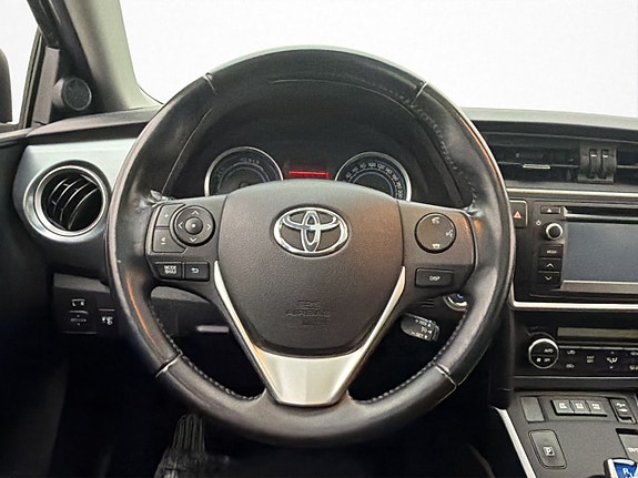 Toyota Auris 17 of 29