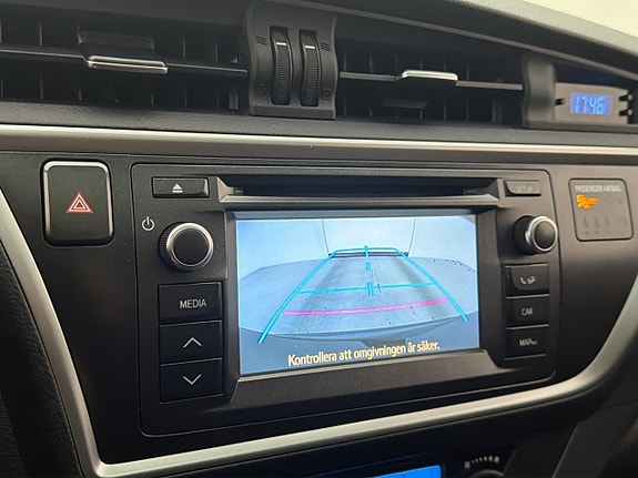 Toyota Auris 11 of 29