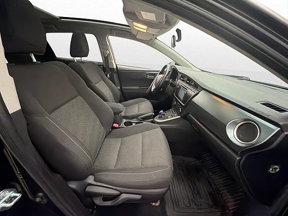 Toyota Auris 13 of 29